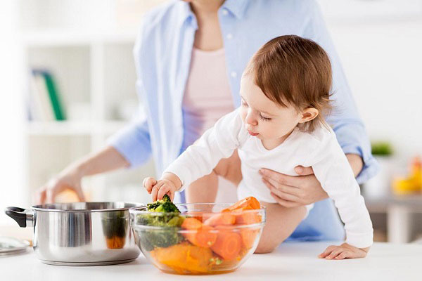 روش‌هایی برای افزودن روغن به غذاهای کودک
