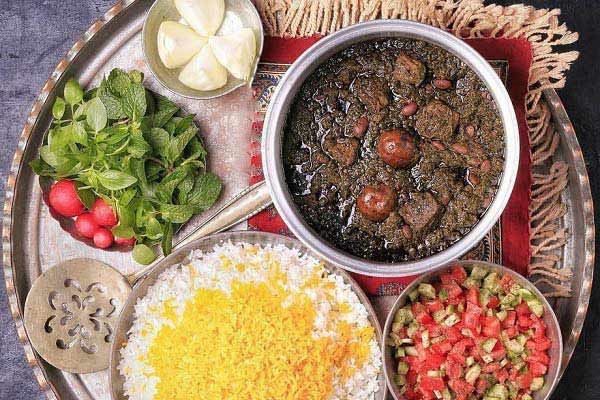 مواد مورد نیاز برای تهیه خورشت سبزی شیرازی