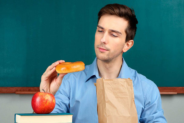 تغذیه سالم برای دانش‌آموزان و معلمان